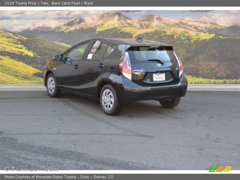 Black Sand Pearl / Black 2016 Toyota Prius c Two