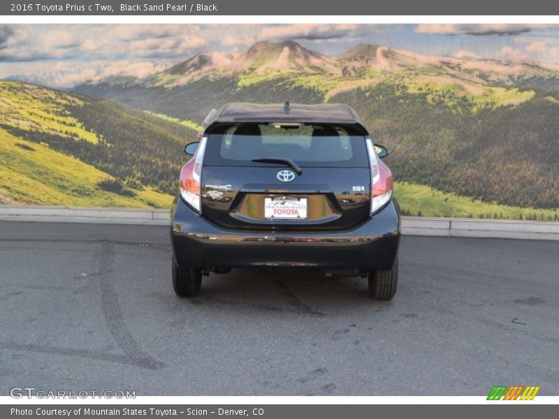 Black Sand Pearl / Black 2016 Toyota Prius c Two
