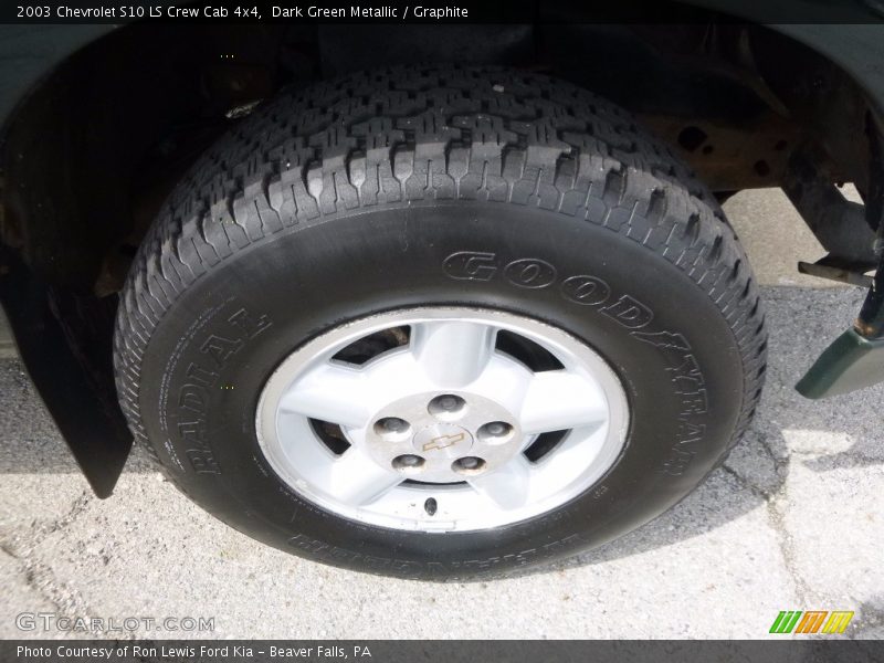 Dark Green Metallic / Graphite 2003 Chevrolet S10 LS Crew Cab 4x4