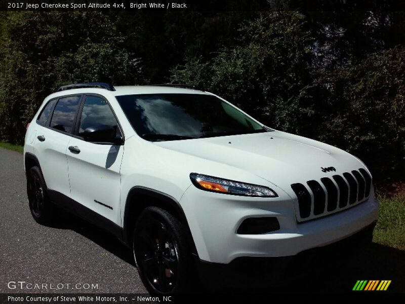 Bright White / Black 2017 Jeep Cherokee Sport Altitude 4x4