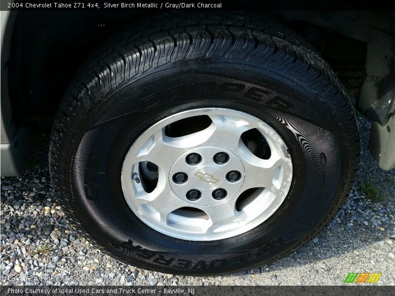 Silver Birch Metallic / Gray/Dark Charcoal 2004 Chevrolet Tahoe Z71 4x4