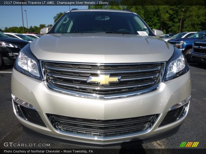 Champagne Silver Metallic / Ebony 2017 Chevrolet Traverse LT AWD