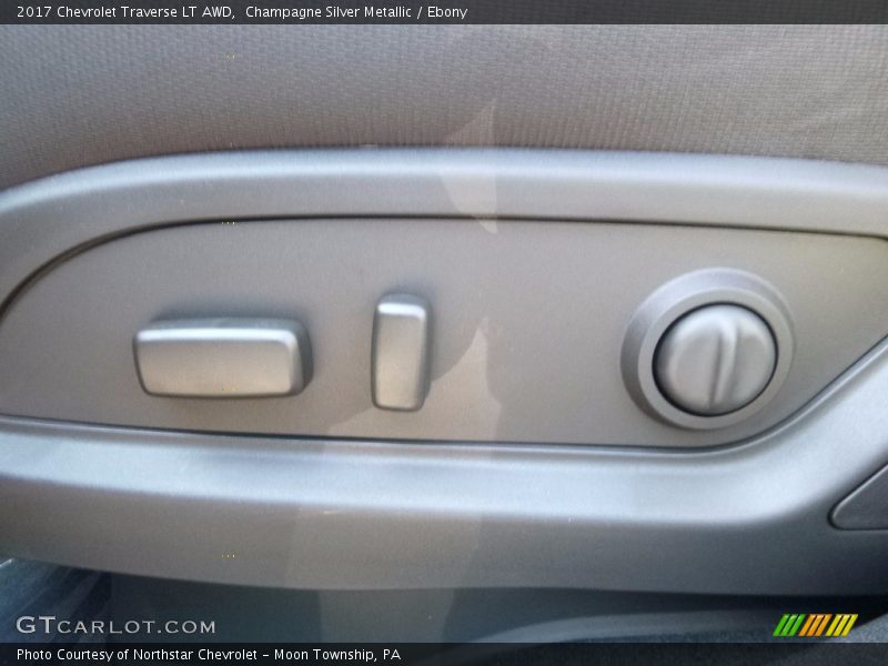 Champagne Silver Metallic / Ebony 2017 Chevrolet Traverse LT AWD