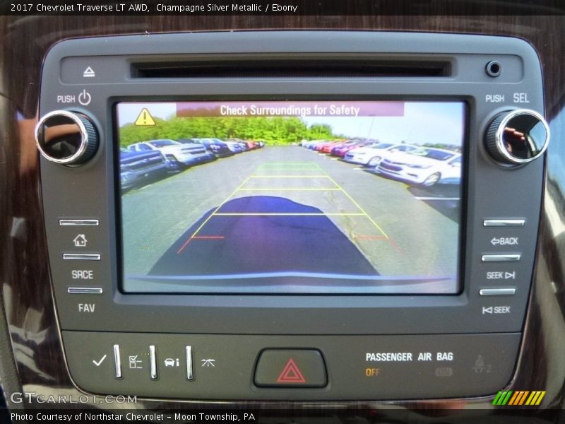 Champagne Silver Metallic / Ebony 2017 Chevrolet Traverse LT AWD