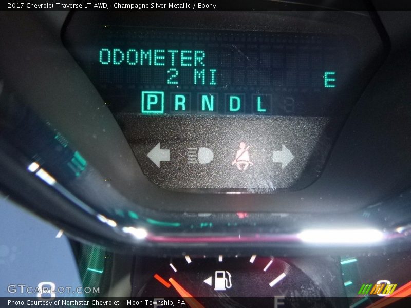 Champagne Silver Metallic / Ebony 2017 Chevrolet Traverse LT AWD
