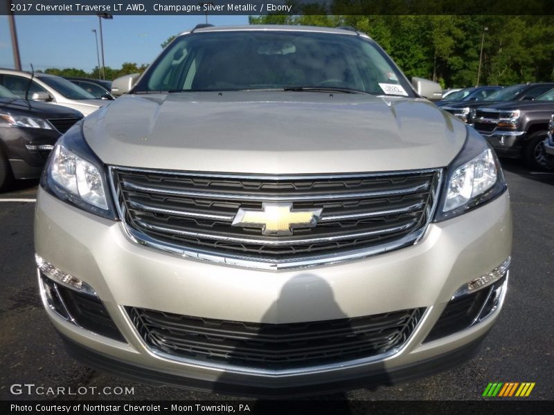 Champagne Silver Metallic / Ebony 2017 Chevrolet Traverse LT AWD