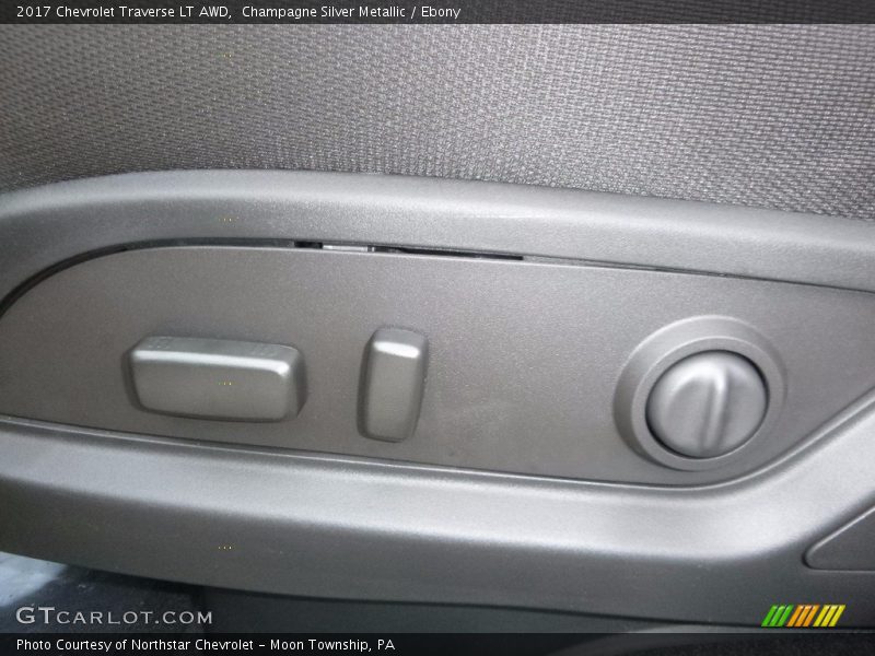 Champagne Silver Metallic / Ebony 2017 Chevrolet Traverse LT AWD