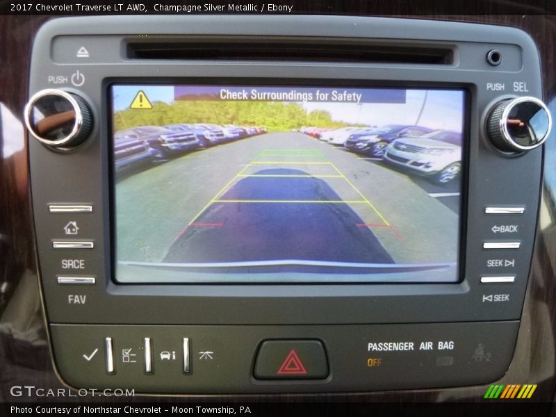 Champagne Silver Metallic / Ebony 2017 Chevrolet Traverse LT AWD