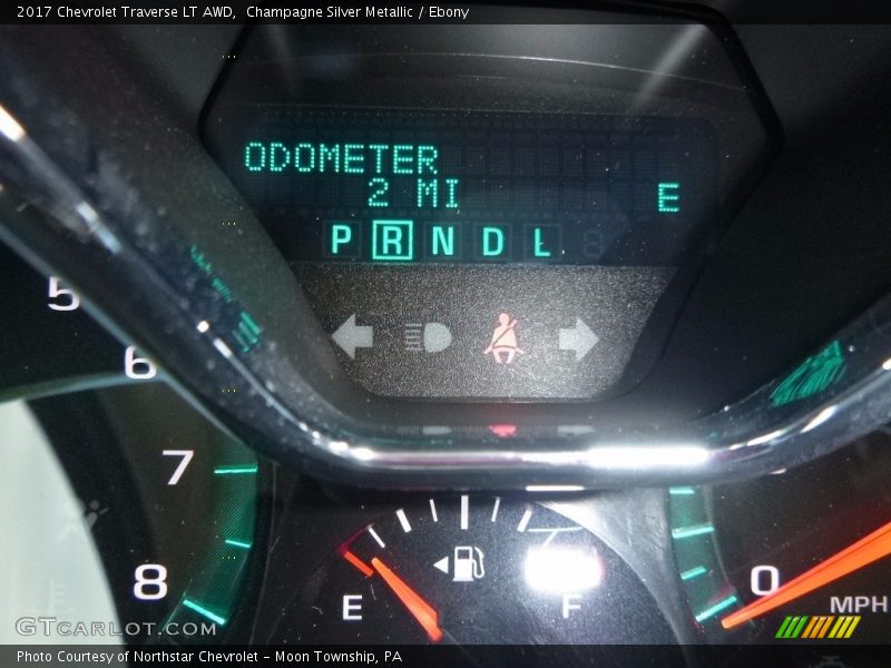 Champagne Silver Metallic / Ebony 2017 Chevrolet Traverse LT AWD