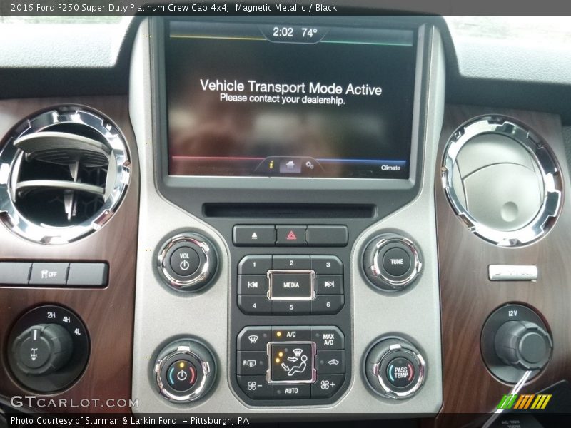 Magnetic Metallic / Black 2016 Ford F250 Super Duty Platinum Crew Cab 4x4