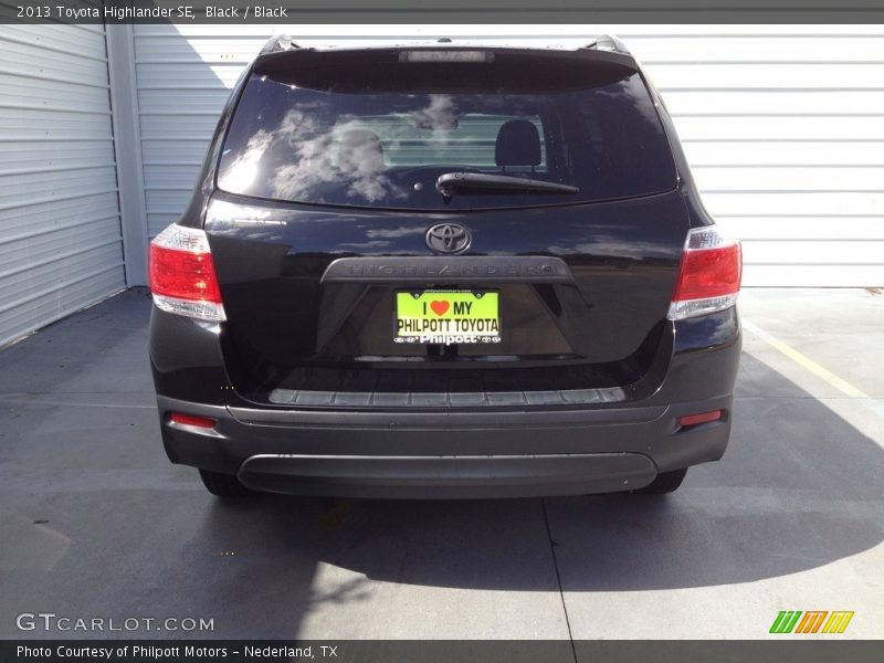 Black / Black 2013 Toyota Highlander SE