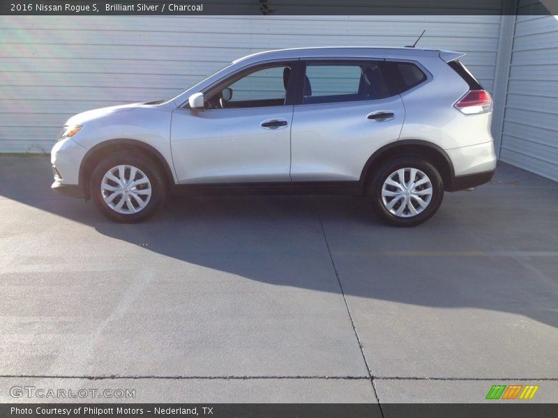 Brilliant Silver / Charcoal 2016 Nissan Rogue S