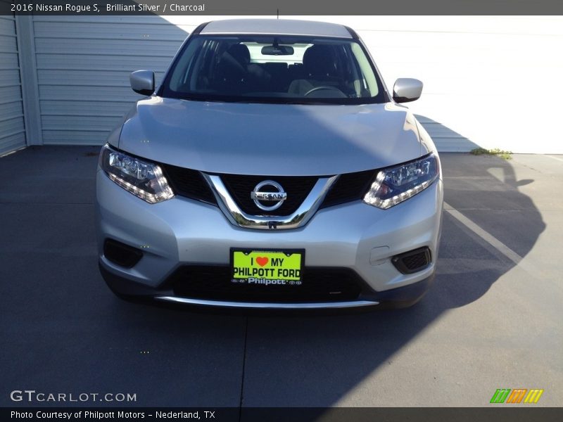 Brilliant Silver / Charcoal 2016 Nissan Rogue S