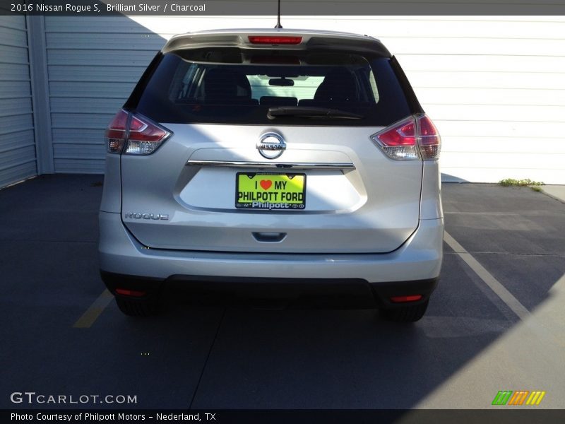 Brilliant Silver / Charcoal 2016 Nissan Rogue S