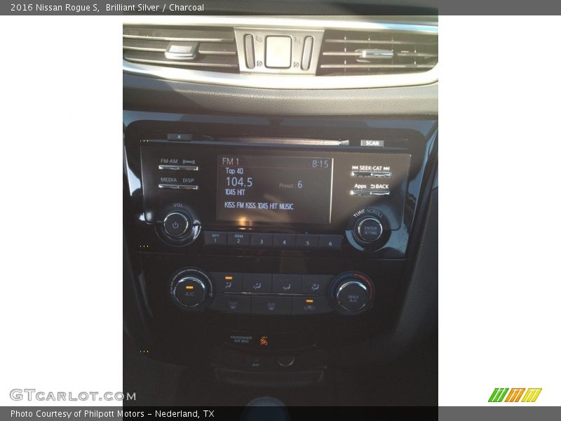 Brilliant Silver / Charcoal 2016 Nissan Rogue S