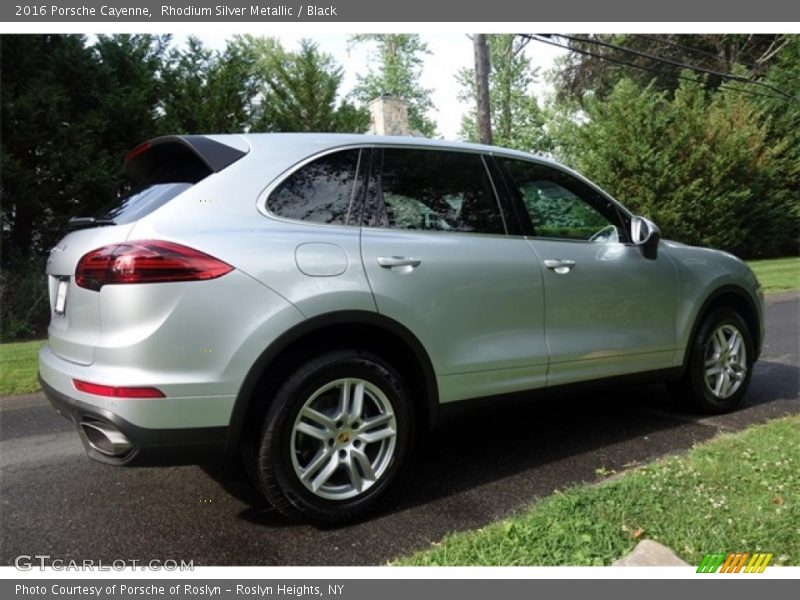 Rhodium Silver Metallic / Black 2016 Porsche Cayenne