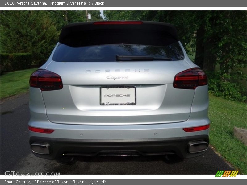 Rhodium Silver Metallic / Black 2016 Porsche Cayenne