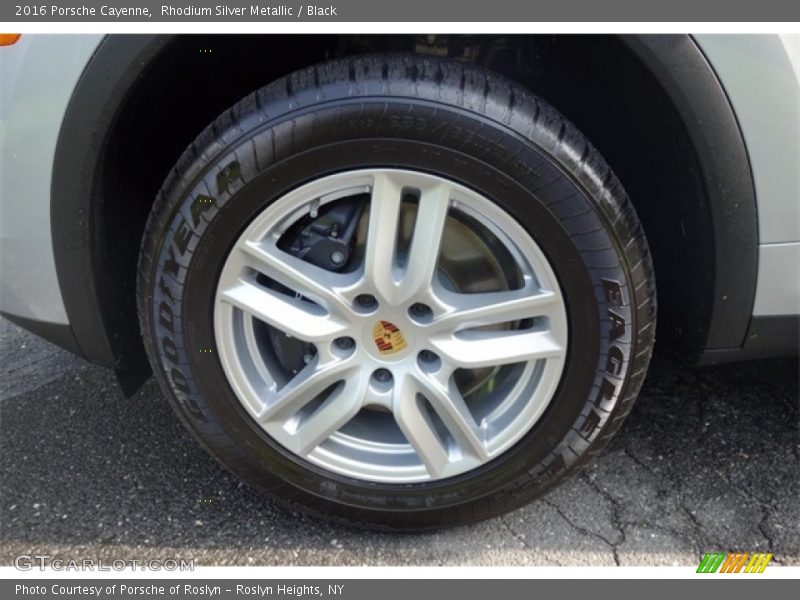 Rhodium Silver Metallic / Black 2016 Porsche Cayenne