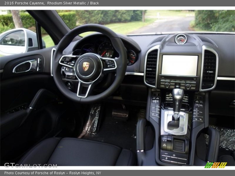 Rhodium Silver Metallic / Black 2016 Porsche Cayenne