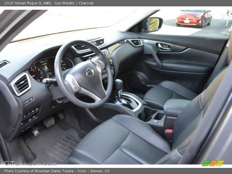 2016 Rogue SL AWD Charcoal Interior