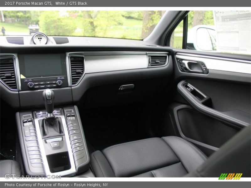 White / GTS Black 2017 Porsche Macan GTS