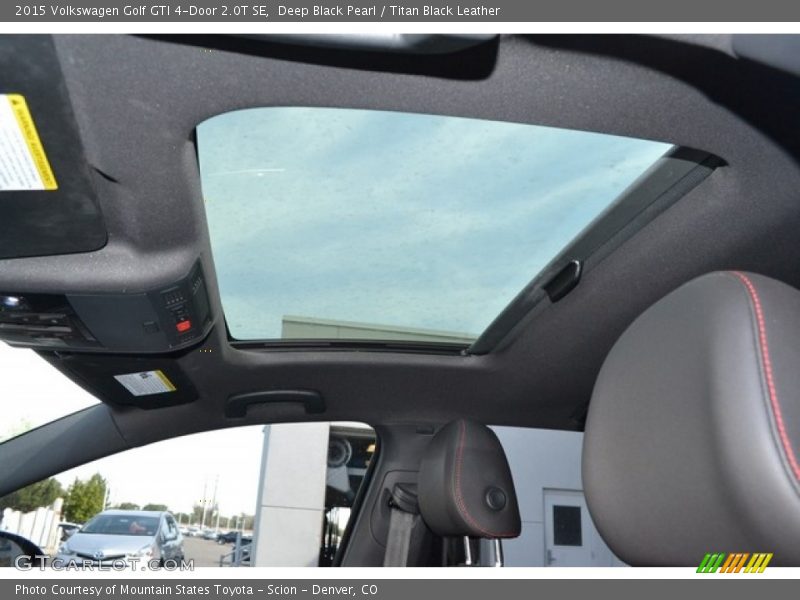 Deep Black Pearl / Titan Black Leather 2015 Volkswagen Golf GTI 4-Door 2.0T SE