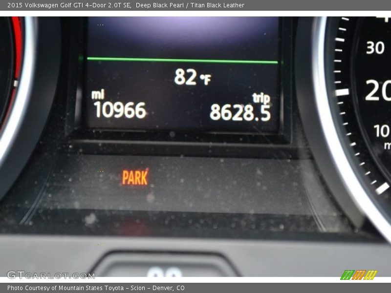 Deep Black Pearl / Titan Black Leather 2015 Volkswagen Golf GTI 4-Door 2.0T SE