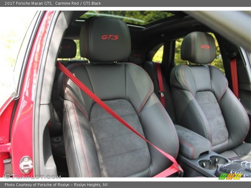 Front Seat of 2017 Macan GTS