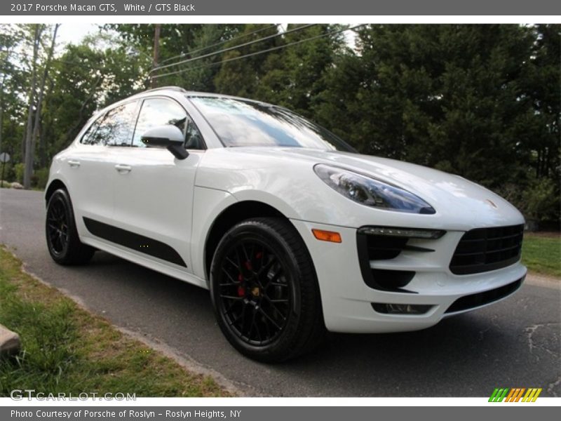 White / GTS Black 2017 Porsche Macan GTS