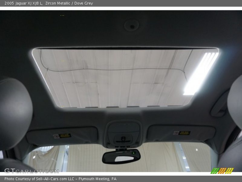 Zircon Metallic / Dove Grey 2005 Jaguar XJ XJ8 L