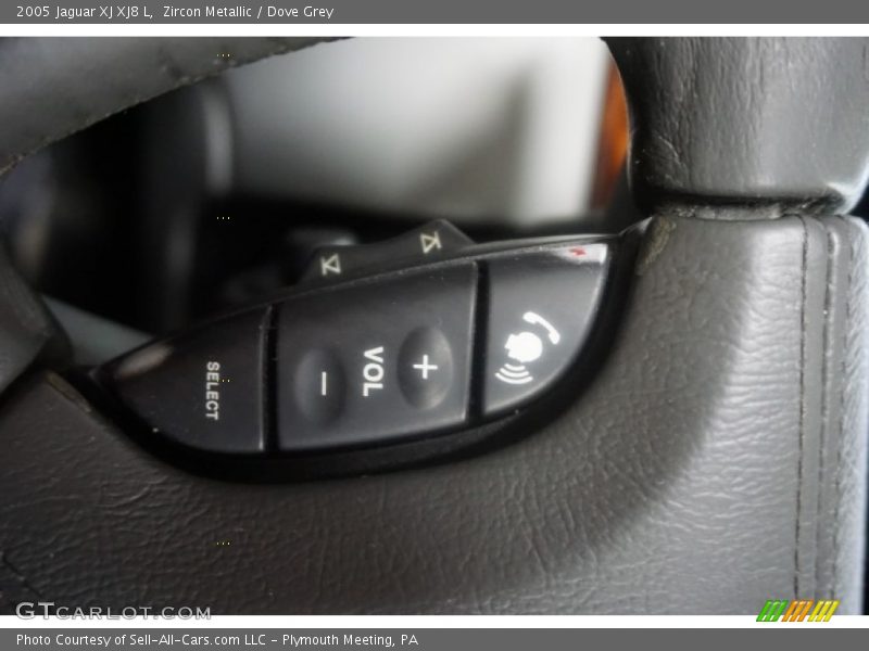 Zircon Metallic / Dove Grey 2005 Jaguar XJ XJ8 L