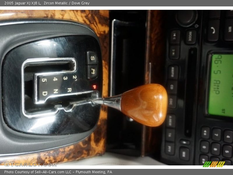 Zircon Metallic / Dove Grey 2005 Jaguar XJ XJ8 L