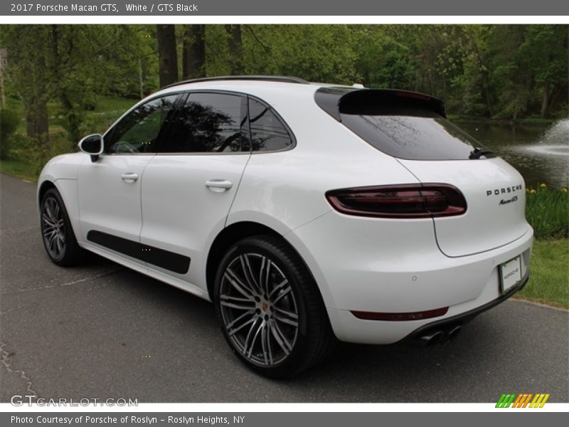 White / GTS Black 2017 Porsche Macan GTS