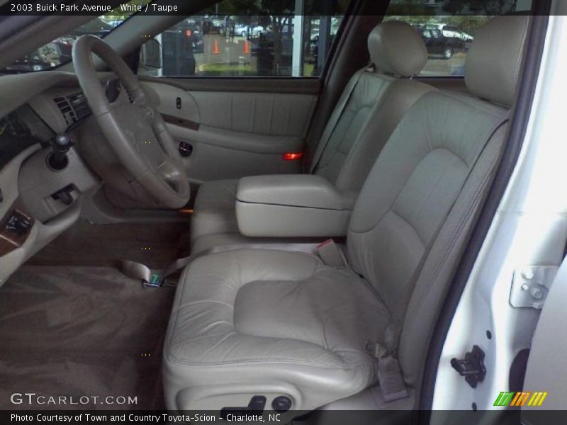White / Taupe 2003 Buick Park Avenue
