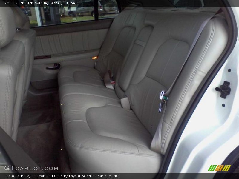 White / Taupe 2003 Buick Park Avenue