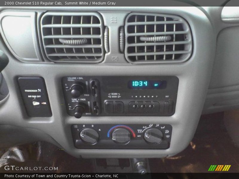 Summit White / Medium Gray 2000 Chevrolet S10 Regular Cab