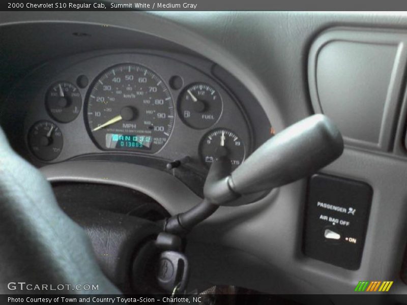 Summit White / Medium Gray 2000 Chevrolet S10 Regular Cab