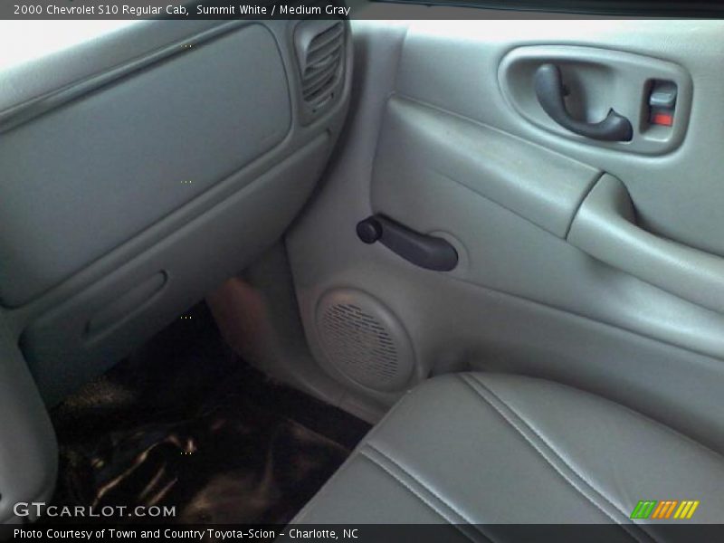 Summit White / Medium Gray 2000 Chevrolet S10 Regular Cab