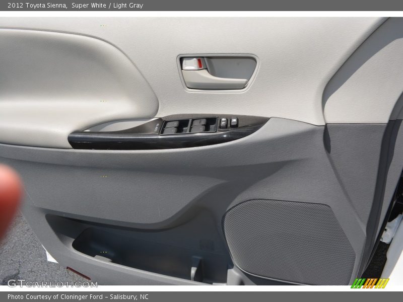 Super White / Light Gray 2012 Toyota Sienna