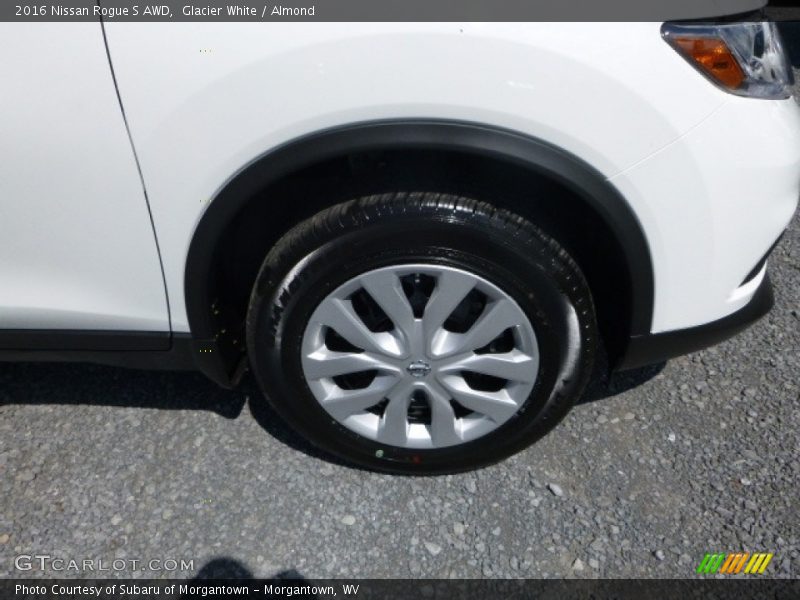 Glacier White / Almond 2016 Nissan Rogue S AWD