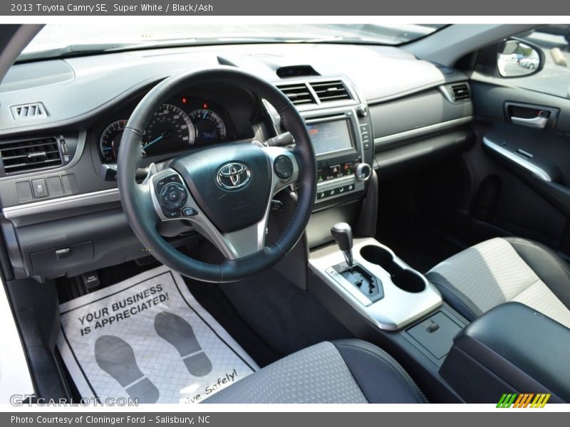 Super White / Black/Ash 2013 Toyota Camry SE