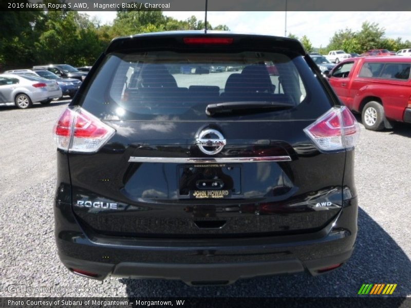 Magnetic Black / Charcoal 2016 Nissan Rogue S AWD