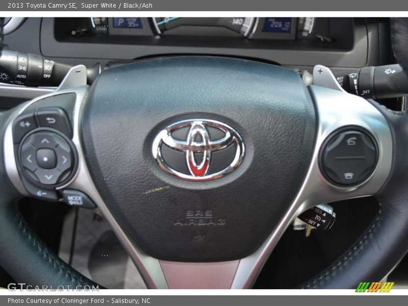 Super White / Black/Ash 2013 Toyota Camry SE
