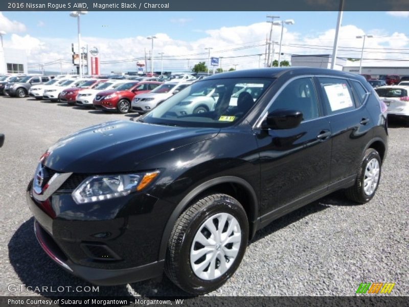 Magnetic Black / Charcoal 2016 Nissan Rogue S AWD