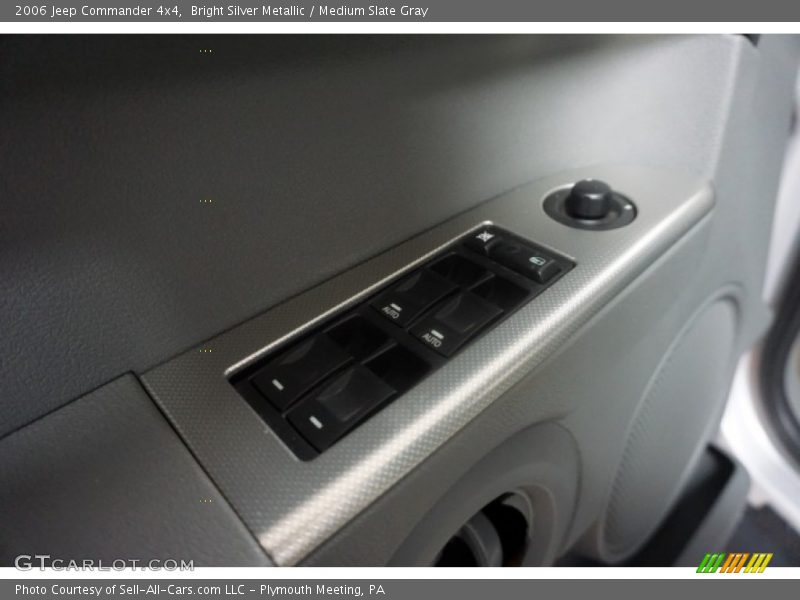 Bright Silver Metallic / Medium Slate Gray 2006 Jeep Commander 4x4