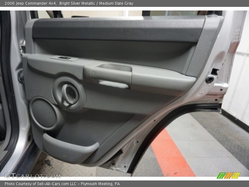 Bright Silver Metallic / Medium Slate Gray 2006 Jeep Commander 4x4