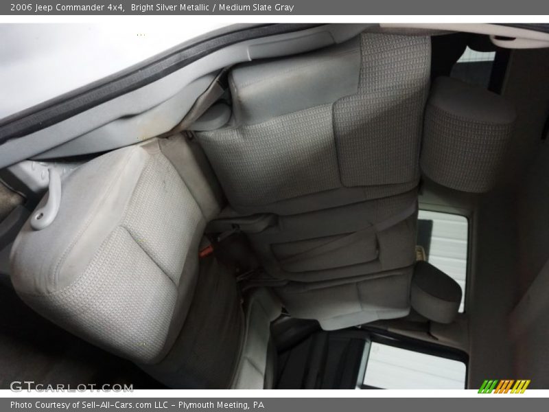 Bright Silver Metallic / Medium Slate Gray 2006 Jeep Commander 4x4