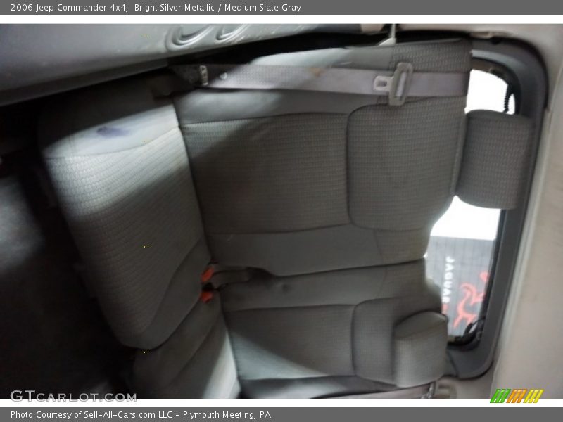Bright Silver Metallic / Medium Slate Gray 2006 Jeep Commander 4x4