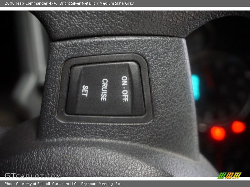 Bright Silver Metallic / Medium Slate Gray 2006 Jeep Commander 4x4