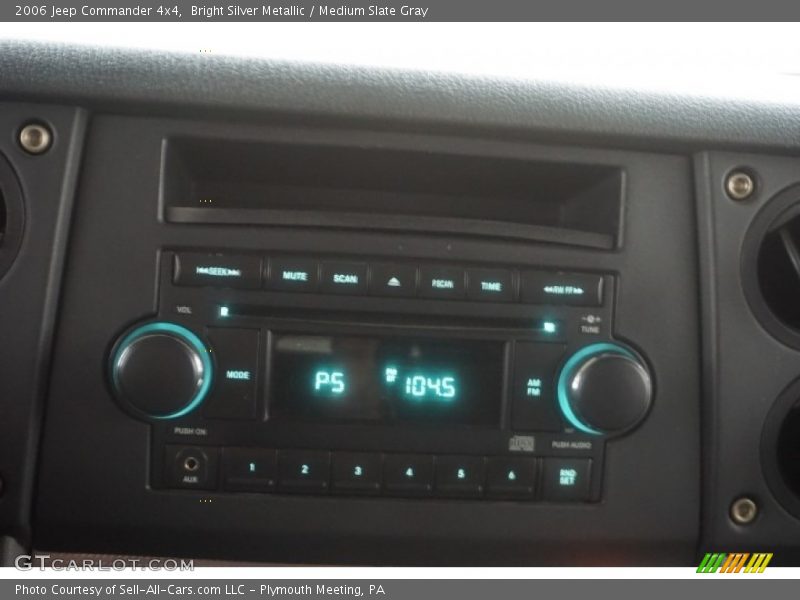 Bright Silver Metallic / Medium Slate Gray 2006 Jeep Commander 4x4